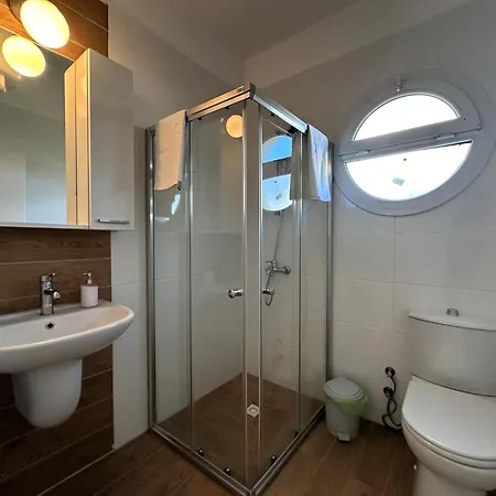 Myguest Rufus 13, Amazing Luxury Pool View Spacious 2-bedroom Apartment