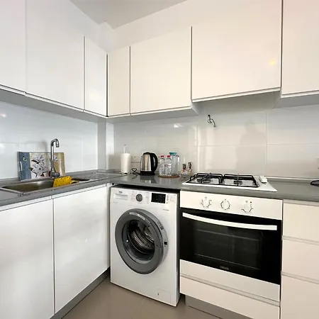 Myguest Rufus 13, Amazing Luxury Pool View Spacious 2-bedroom Apartamento *