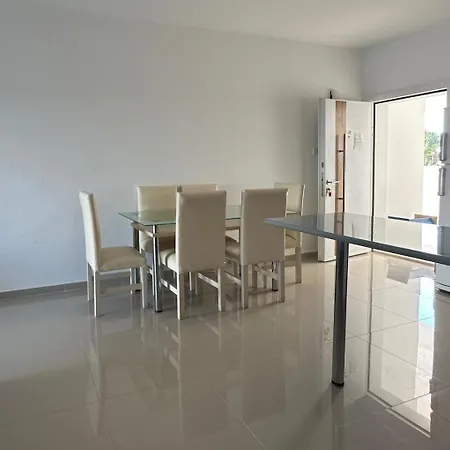 Myguest Rufus 13, Amazing Luxury Pool View Spacious 2-bedroom Apartment