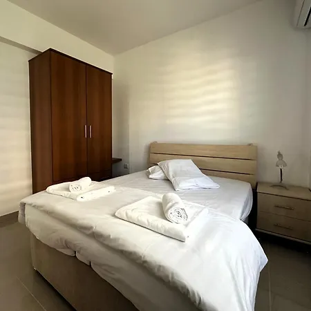 Myguest Rufus 13, Amazing Luxury Pool View Spacious 2-bedroom *