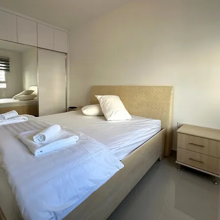Apartamento Myguest Rufus 13, Amazing Luxury Pool View Spacious 2-bedroom Agios Georgios (Famagusta)