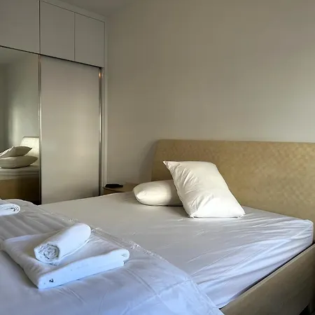 Myguest Rufus 13, Amazing Luxury Pool View Spacious 2-bedroom Apartment Agios Georgios (Famagusta)