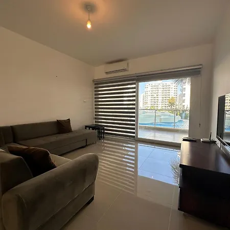 Myguest Rufus 13, Amazing Luxury Pool View Spacious 2-bedroom Apartment *